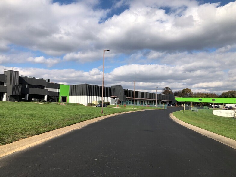 More Photos Of 1332 Londontown Blvd, Eldersburg Light Distribution For Lease