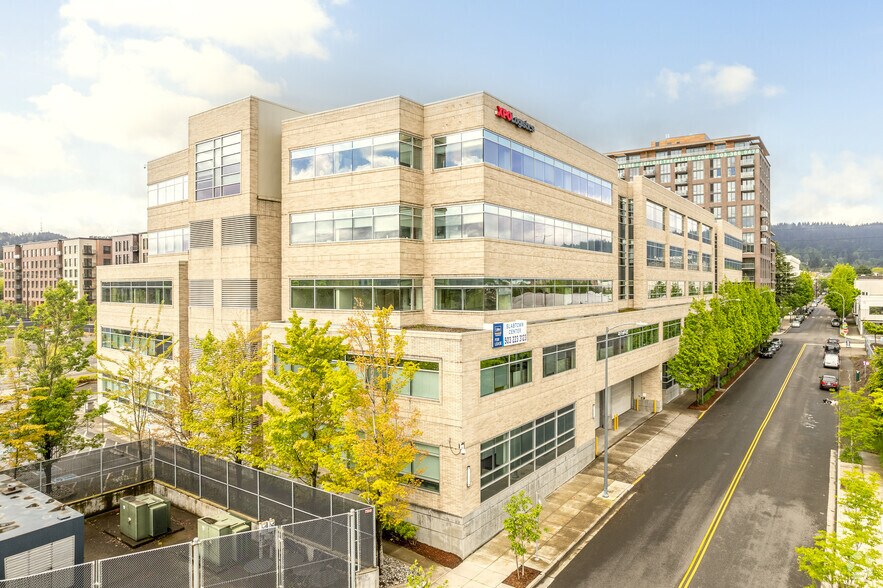 More Photos Of 2055 NW Savier St, Portland Office For Lease