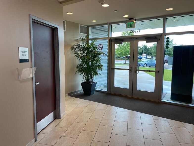 More Photos Of 17903 W Lake Houston Pky, Humble Medical For Lease