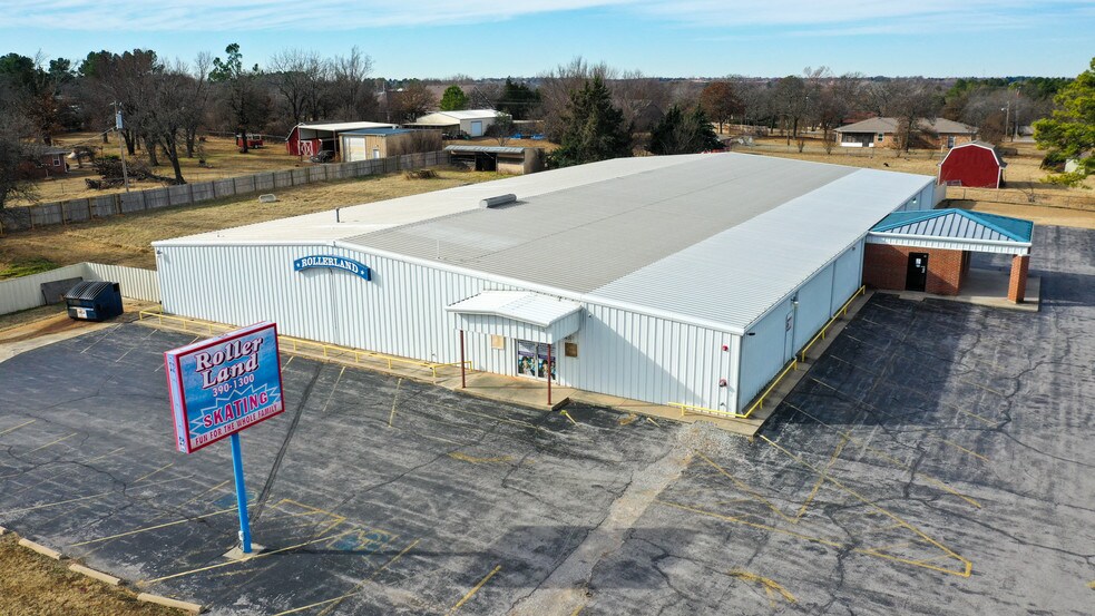 Primary Photo Of 1621 S Choctaw Rd, Choctaw Skating Rink For Sale
