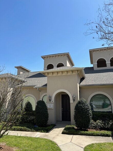 More Photos Of 12824 Willow Centre Dr, Houston Medical For Sale