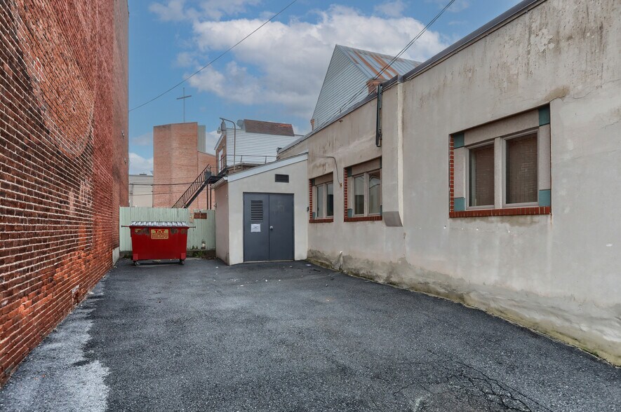 More Photos Of 44 N 8th St, Lebanon Office For Sale