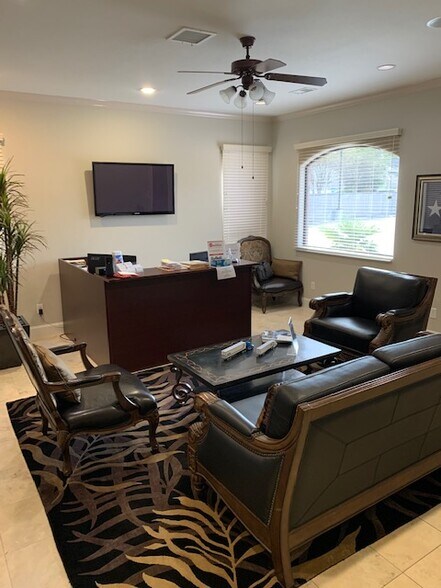 More Photos Of 5507 Louetta Rd, Spring Medical For Sale