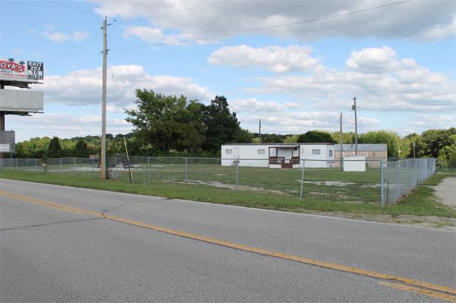 More Photos Of 1250 Pami St, Saint Clair Office For Lease