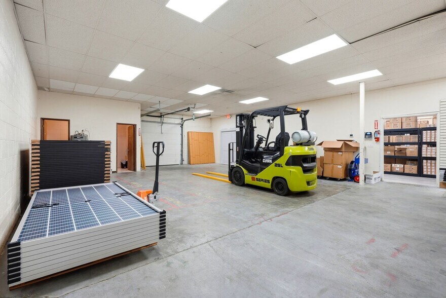 More Photos Of 3001 Main St, Union Gap Freestanding For Lease