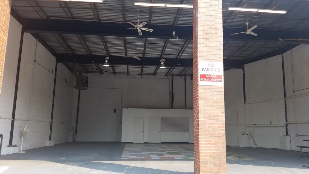 More Photos Of 518 Timpson Pl, Bronx Warehouse For Lease