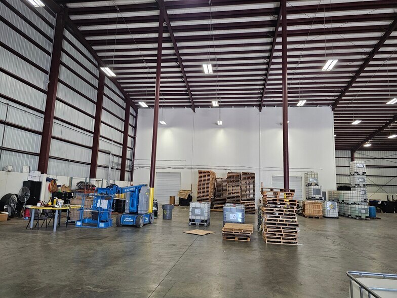 More Photos Of 51 County Road 171, Bay City Manufacturing For Sale