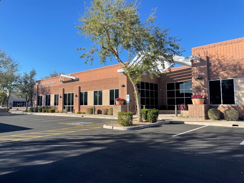 More Photos Of 10621 S 51st St, Phoenix Office Residential For Lease