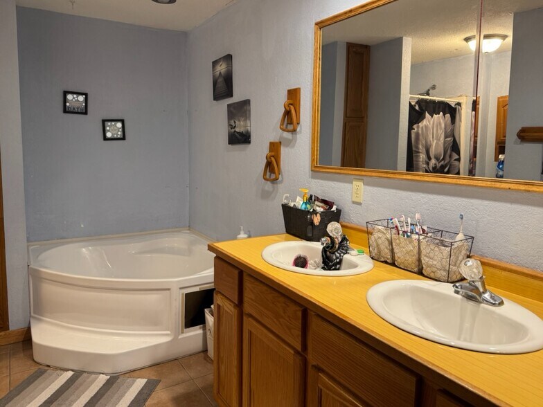 More Photos Of 68290 S Main St, Iron River General Retail For Sale