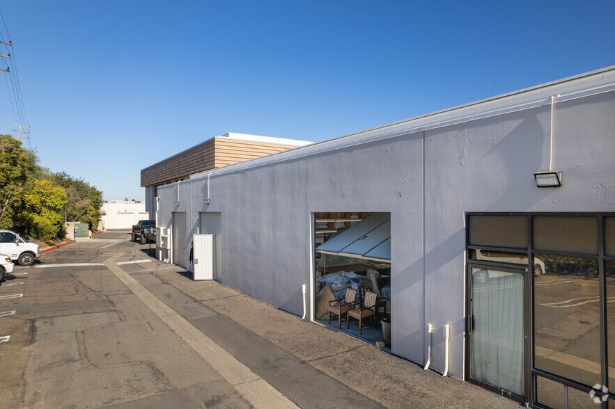 More Photos Of 24002 Via Fabricante, Mission Viejo Unknown For Lease