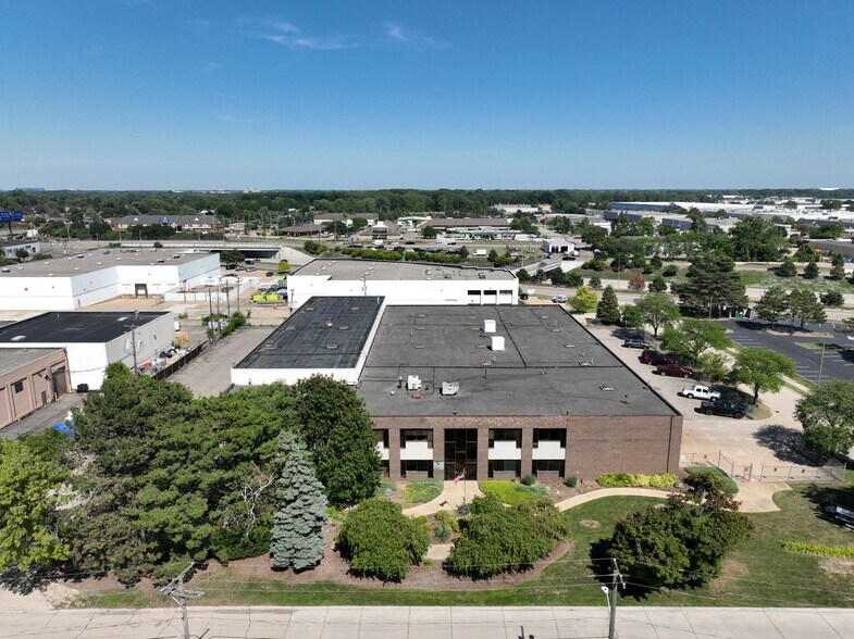 More Photos Of 25880 Commerce Dr, Madison Heights Manufacturing For Sale