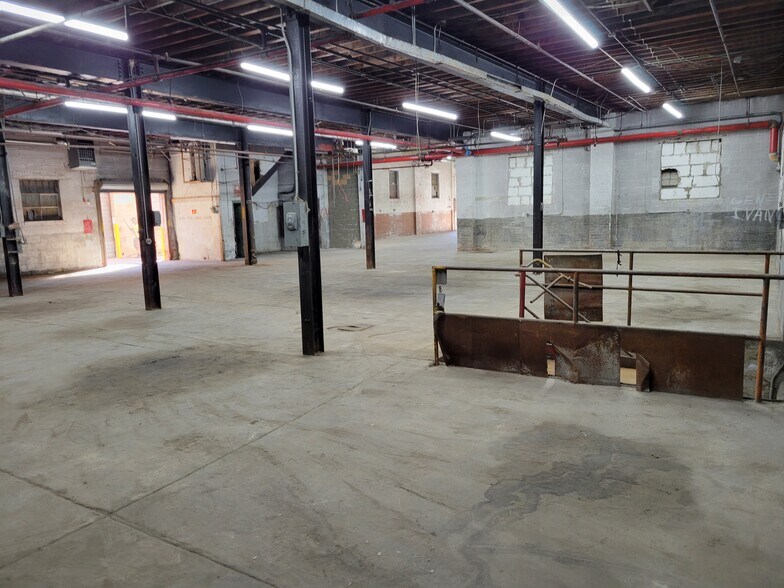 More Photos Of 429 E 164th St, Bronx Warehouse For Lease