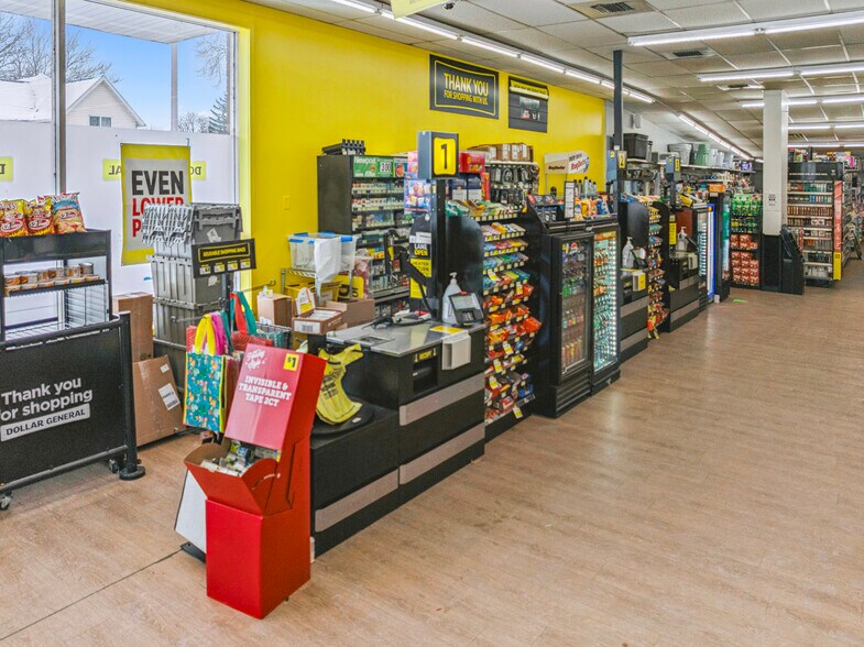 More Photos Of 331 E Center St, Juneau Storefront For Sale