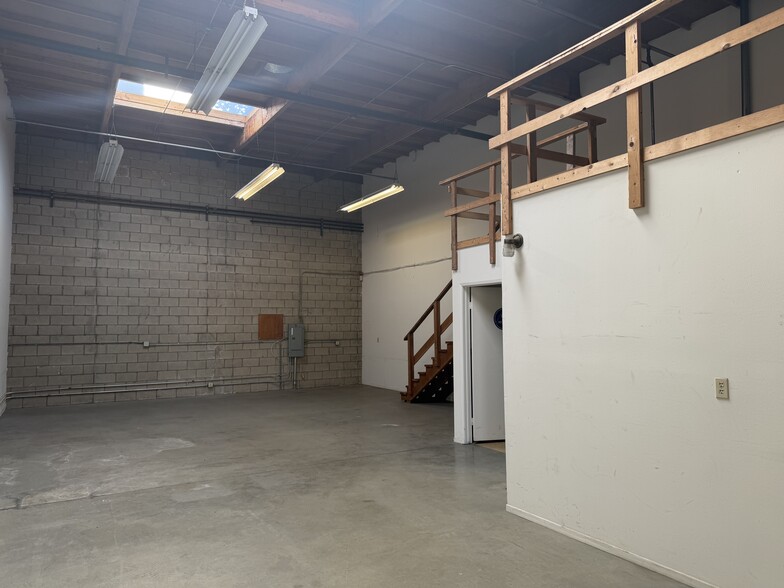 More Photos Of 11860 Goldring Rd, Arcadia Warehouse For Lease
