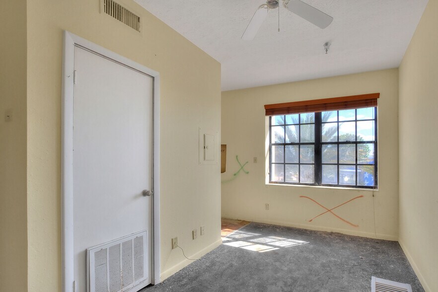 More Photos Of 206 Pilaklakaha Ave, Auburndale Apartments For Sale