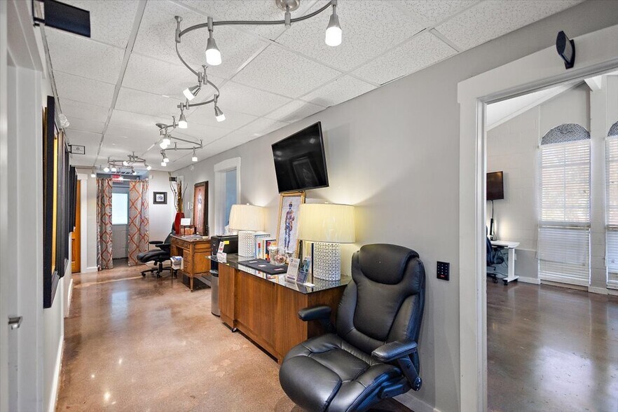 More Photos Of 908 Cherry St, Vicksburg Office For Sale