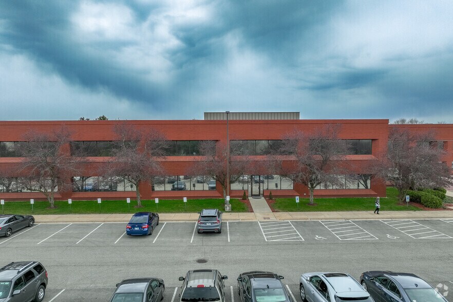 More Photos Of 1235 N Mulford Rd, Rockford Medical For Lease