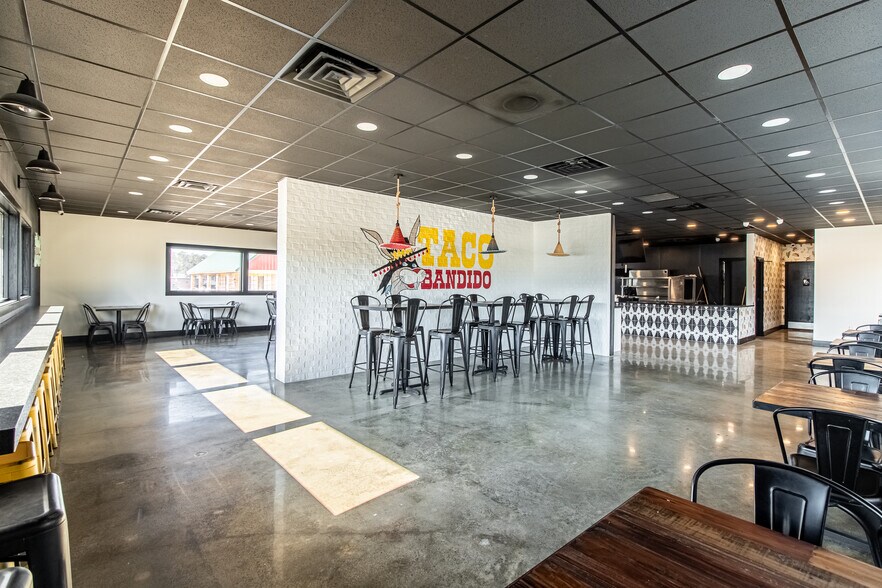 More Photos Of 2057 E Madison Ave, Bastrop Freestanding For Sale