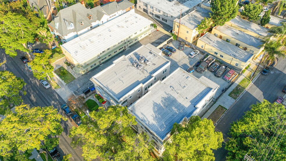 More Photos Of 1220 W 27th St, Los Angeles Dormitory For Sale