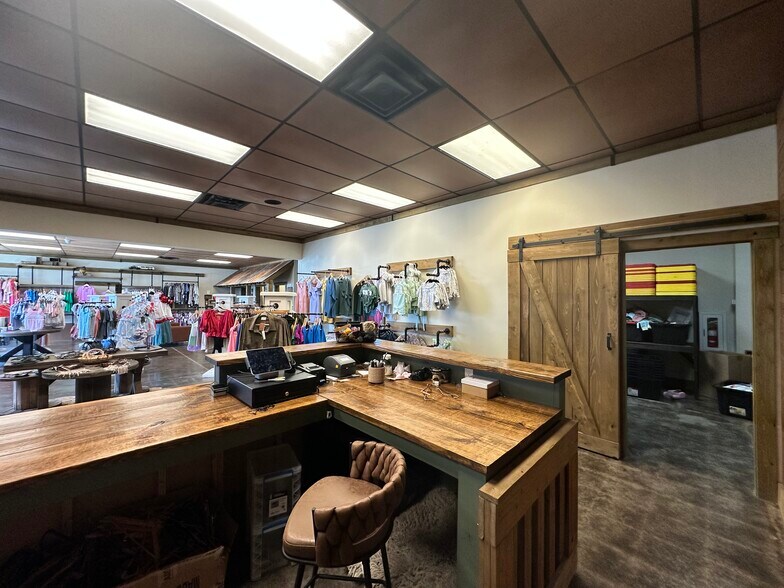 More Photos Of 36483 Old Perkins Rd, Prairieville Storefront Retail Office For Lease