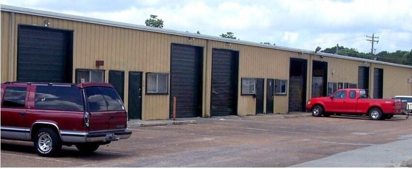 More Photos Of 7752 Hammerly Blvd, Houston Unknown For Lease