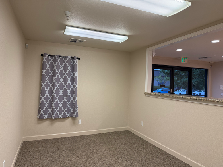 More Photos Of 4825 Stratos Way, Modesto Warehouse For Lease