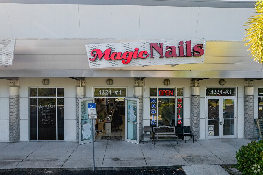 More Photos Of 4224 S Cleveland Ave, Fort Myers Unknown For Lease