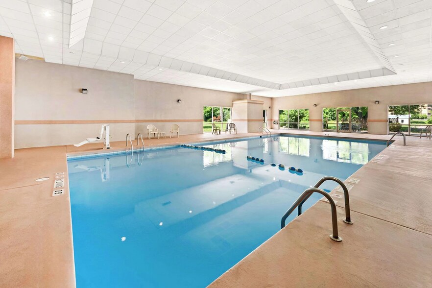 More Photos Of 10 Rockridge Rd, Englewood Hotel For Sale