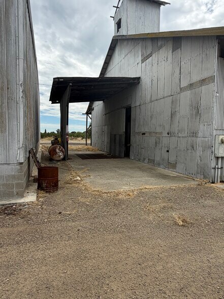 More Photos Of 7082 Tule Rd, Arbuckle Industrial For Sale