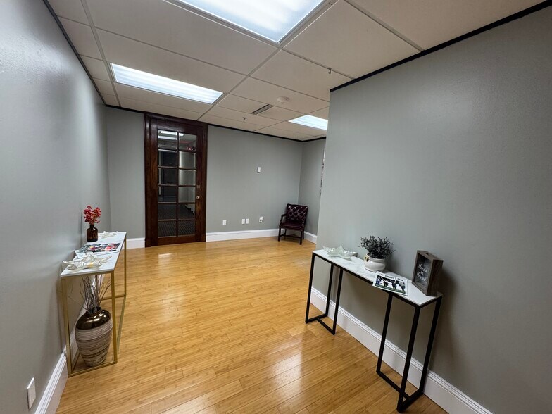 More Photos Of 233 E Bay St, Jacksonville Office For Sale