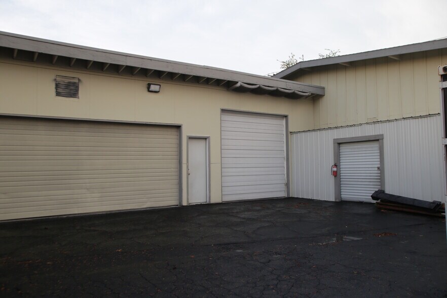 More Photos Of 16001 SE Mcloughlin Blvd, Milwaukie Auto Repair For Lease