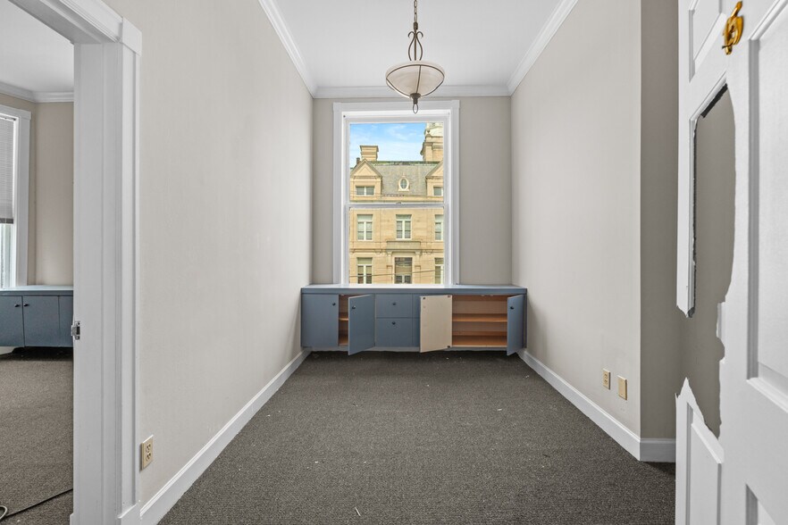 More Photos Of 101 St Clair St, Frankfort Loft Creative Space For Sale