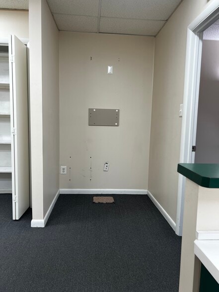 More Photos Of 420 S Crain Hwy, Glen Burnie Medical For Lease