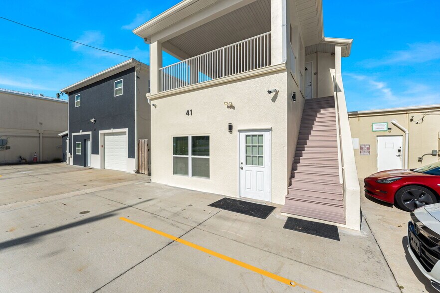 More Photos Of 41 N Orlando Ave, Cocoa Beach Office For Sale