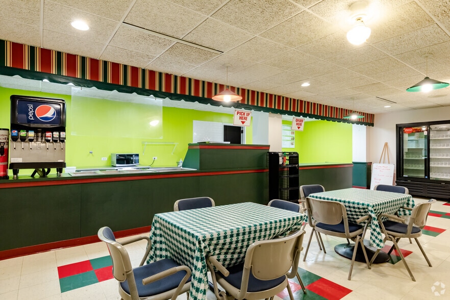 More Photos Of 2700 S River Rd, Des Plaines Office For Lease