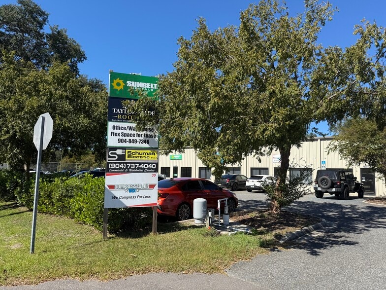 More Photos Of 85107 Commercial Park Dr, Yulee Warehouse For Lease