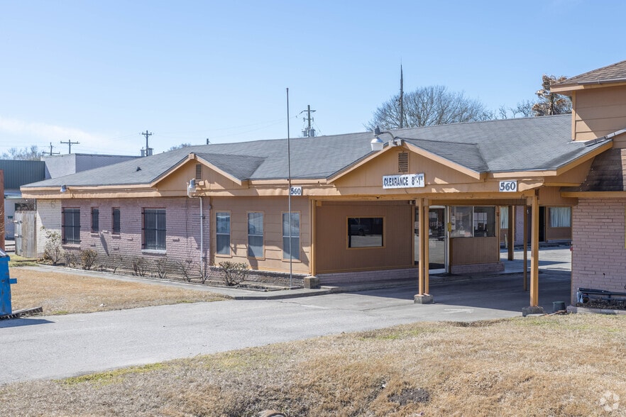 More Photos Of 560 Brazosport Blvd N, Clute Hotel For Sale