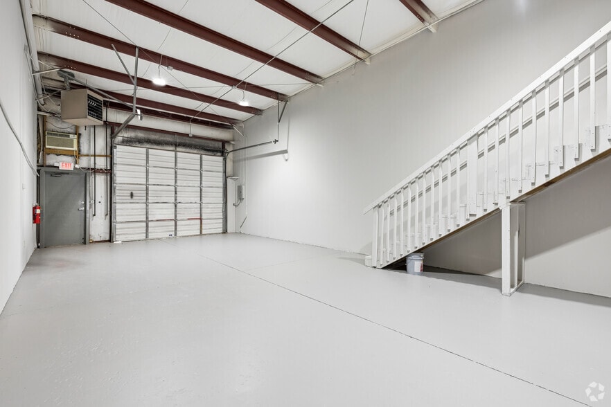 More Photos Of 105 Enterprise Dr, Cumming Unknown For Lease