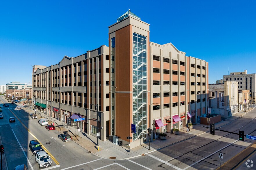 More Photos Of 100-140 N Washington St, Green Bay General Retail For Lease