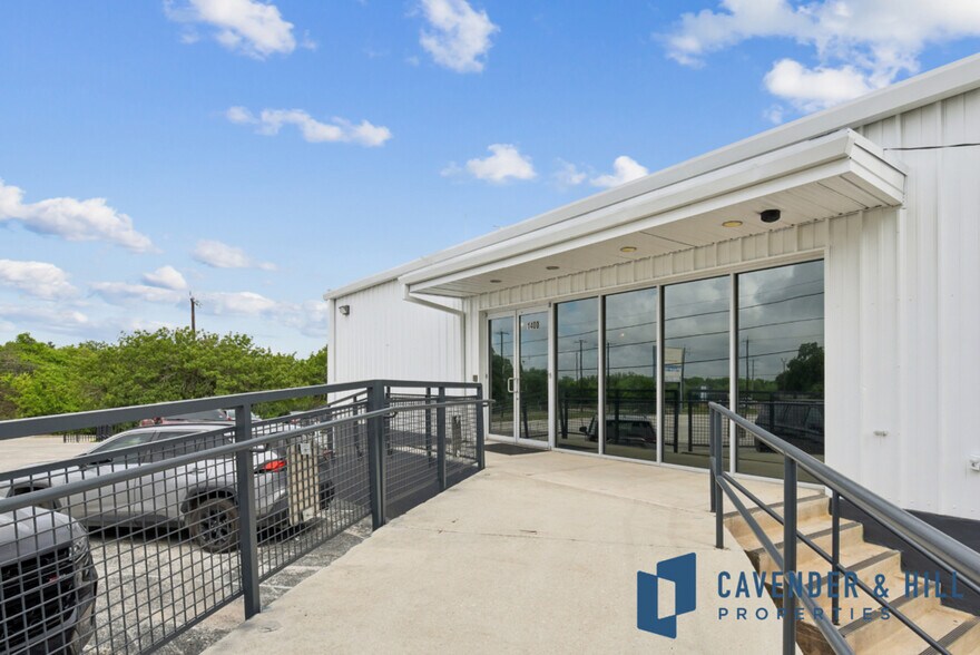 More Photos Of 1400 Currency Dr, San Antonio Distribution For Sale