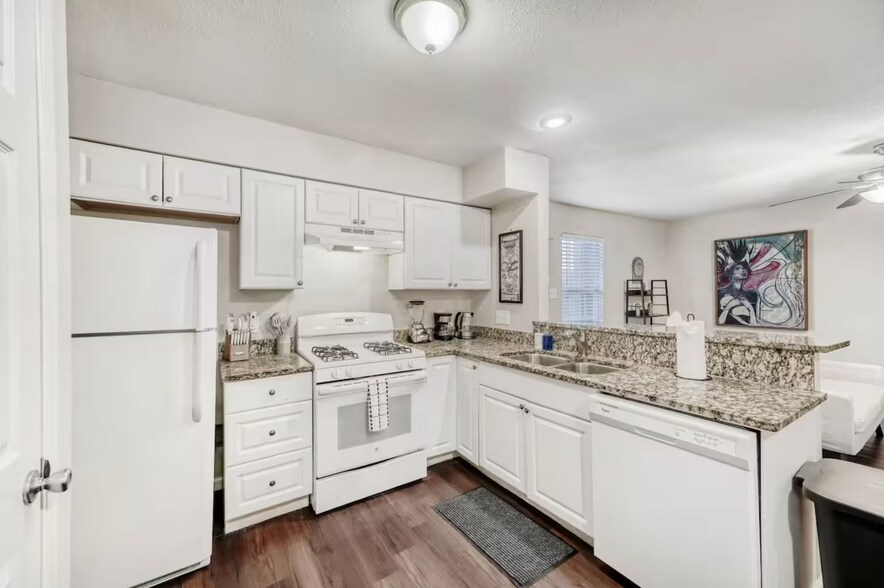 More Photos Of 4903 Merritt Cir, Austin Multifamily For Sale