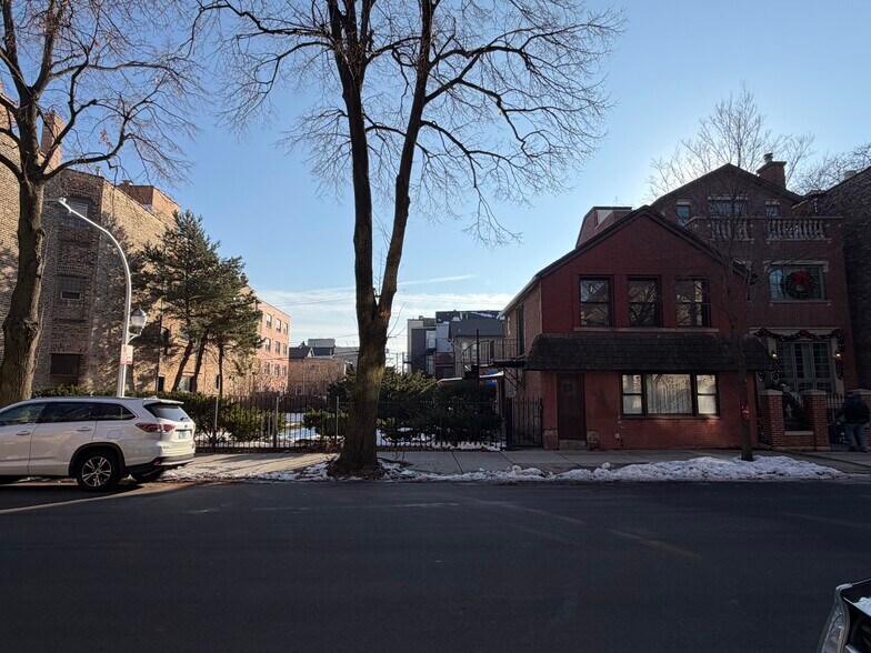 More Photos Of 1041-1045 W Polk st, Chicago Land For Sale