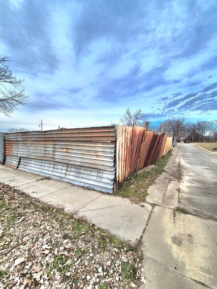 More Photos Of 618 N 3rd St, Memphis Auto Repair For Sale