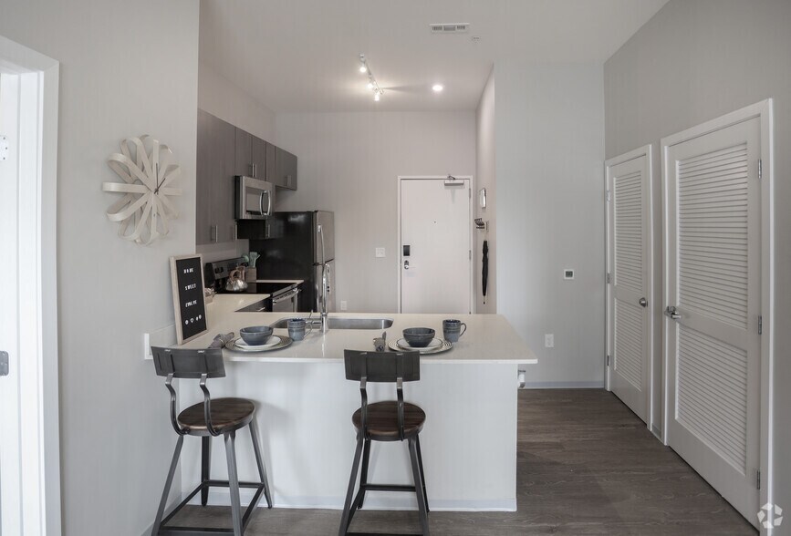 More Photos Of 1425 N Dunn St, Bloomington Apartments For Lease