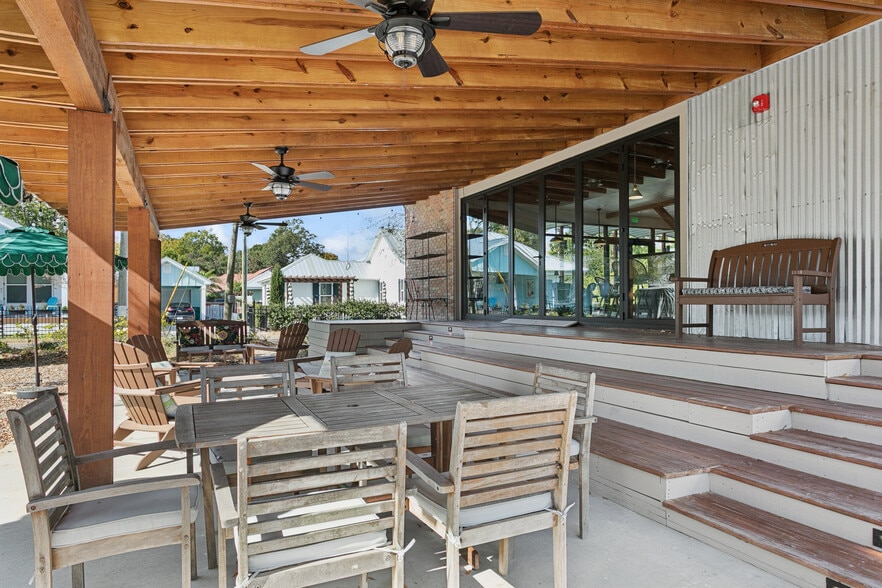 More Photos Of 301 S Toulme St, Bay Saint Louis General Retail For Lease