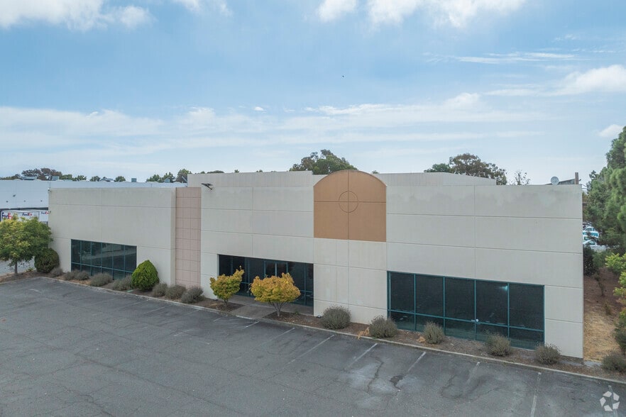 More Photos Of 8371 Central Ave, Newark Flex For Sale