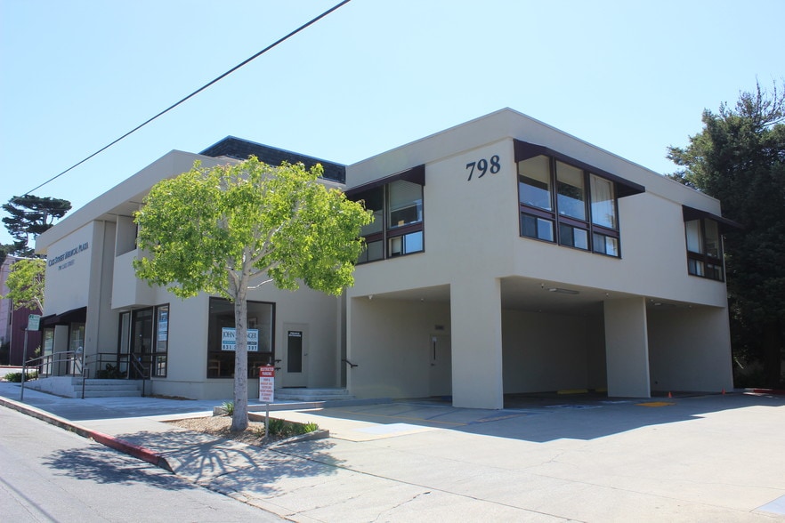 More Photos Of 798 Cass St, Monterey Medical For Lease