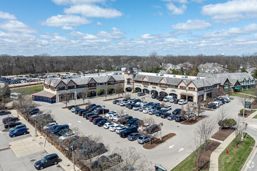 More Photos Of 820 S Waukegan Rd, Lake Forest Storefront Retail Office For Lease