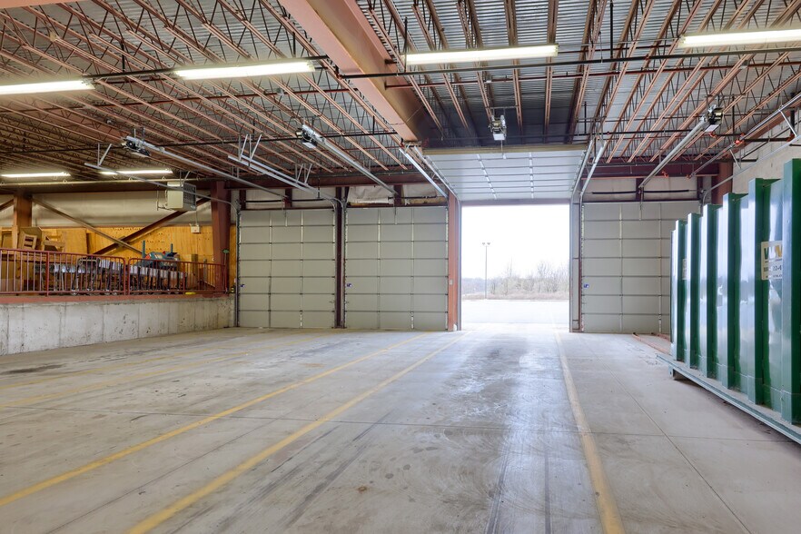 More Photos Of 221 Forney Dr, Ephrata Warehouse For Sale