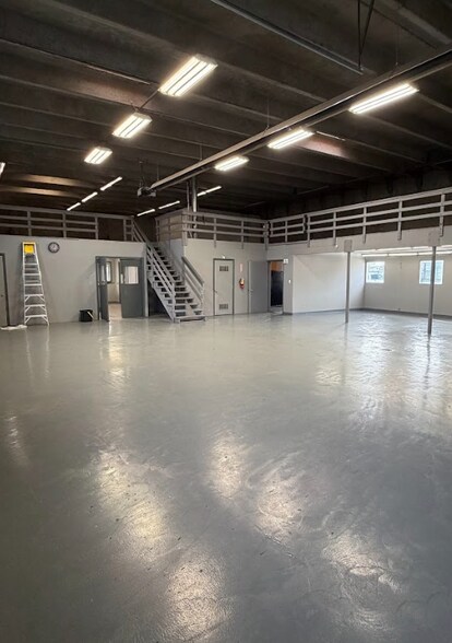 More Photos Of 950 W 2100 S, Salt Lake City Auto Repair For Lease